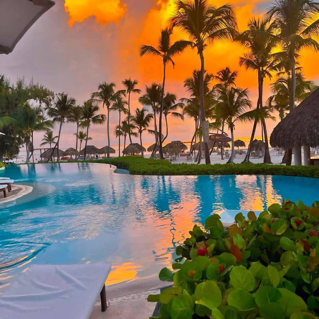Twin Palms Travel Agent Dana, a Babcocl Ranch Travel Agency, custom afriacan safari all inclusive resorts and bespoke travel